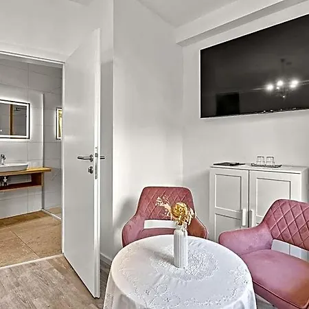 Nikolasch Hotel *